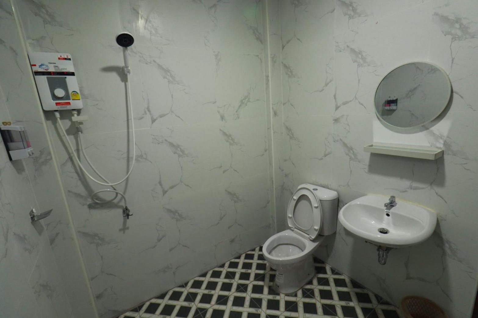 Bk Hotel Mae Sariang Εξωτερικό φωτογραφία