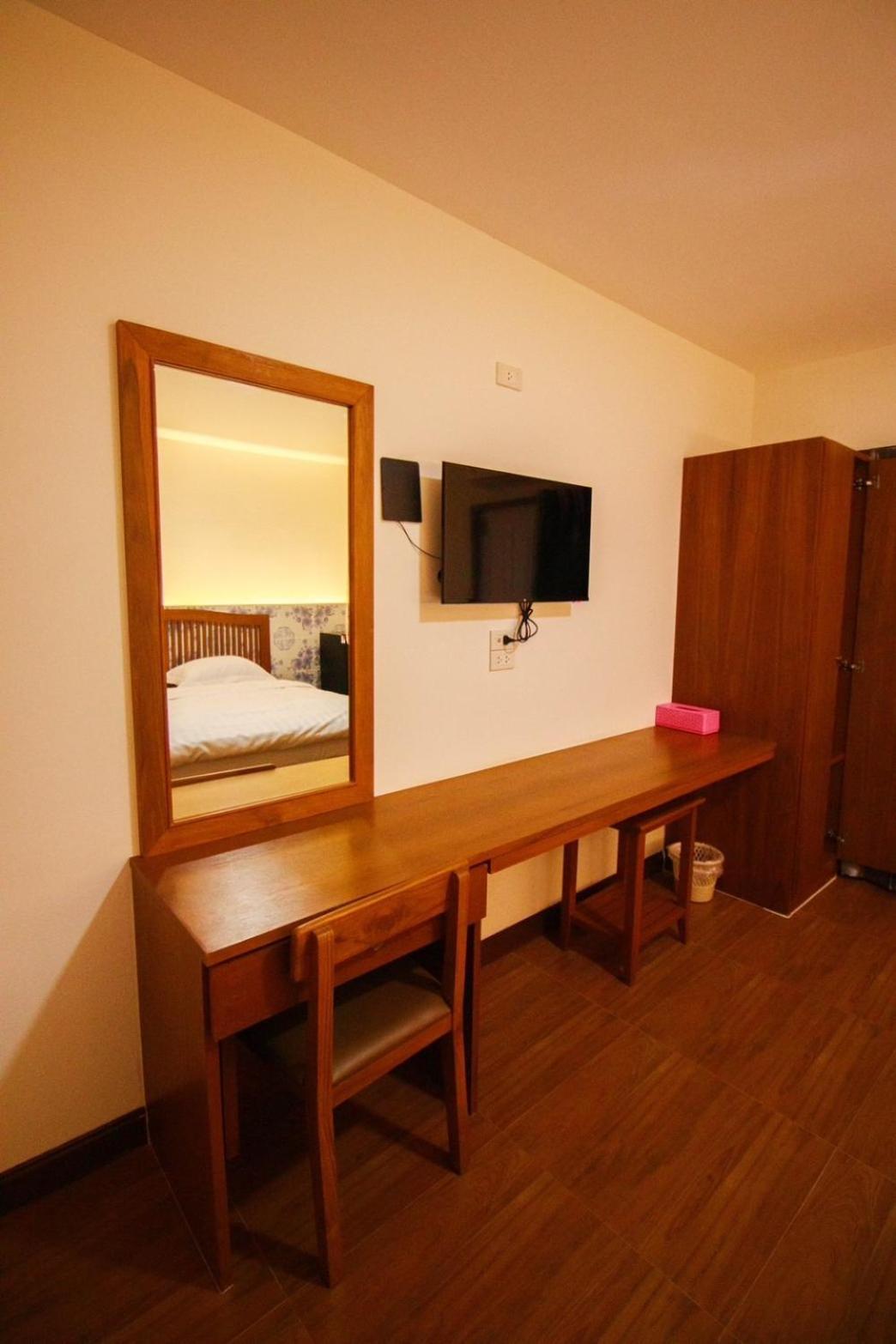Bk Hotel Mae Sariang Εξωτερικό φωτογραφία