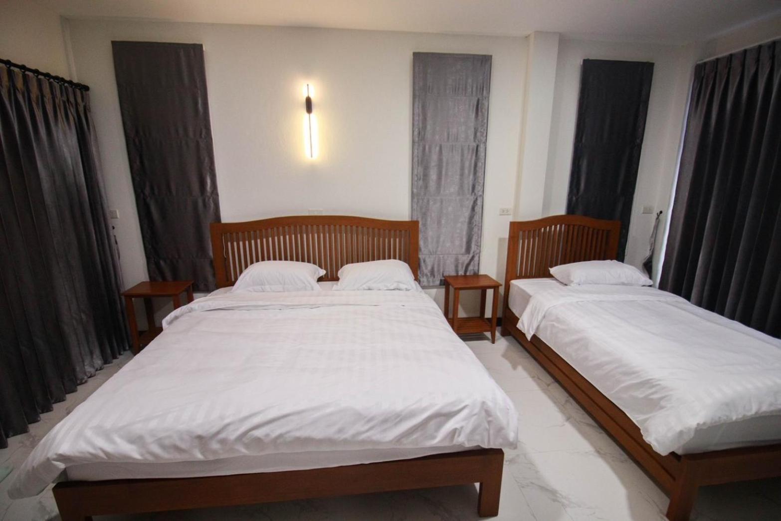 Bk Hotel Mae Sariang Εξωτερικό φωτογραφία