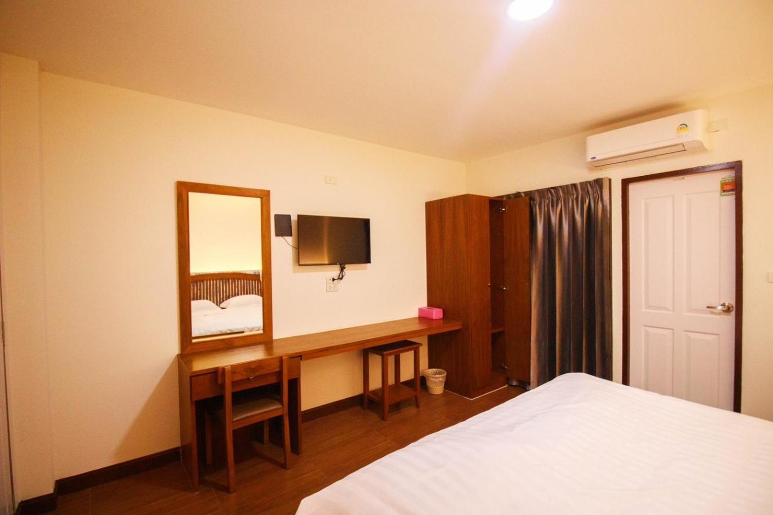Bk Hotel Mae Sariang Εξωτερικό φωτογραφία